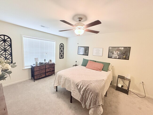 Building Photo - 456 Sullivan Loop Rd