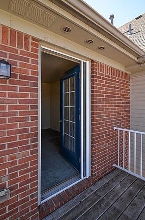 Building Photo - 2076 Cloverly Ln