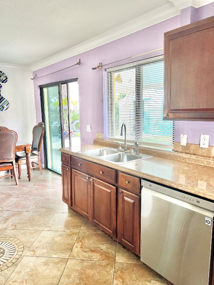 Building Photo - 3597 Holiday Rd