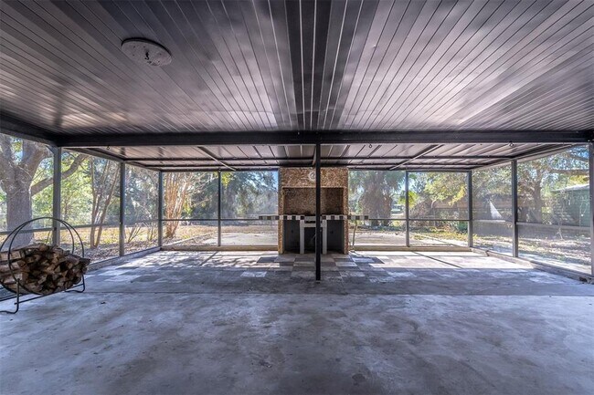 Building Photo - 16880 SE 63rd Ln