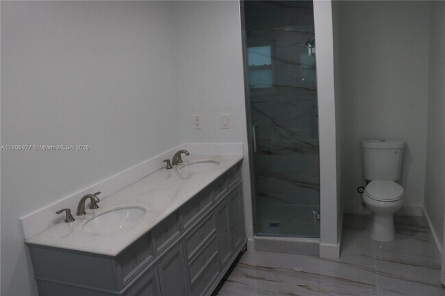 Building Photo - 3067 Lillian Ln