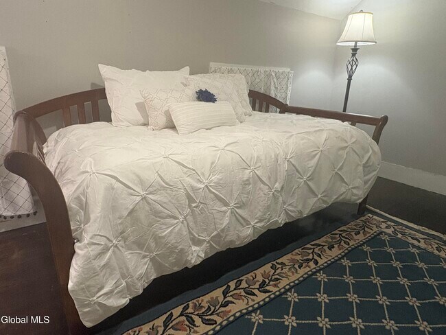 Building Photo - 260 Clark Rd