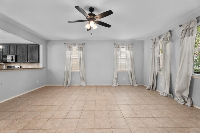 Building Photo - 2131 Kemah Village Dr