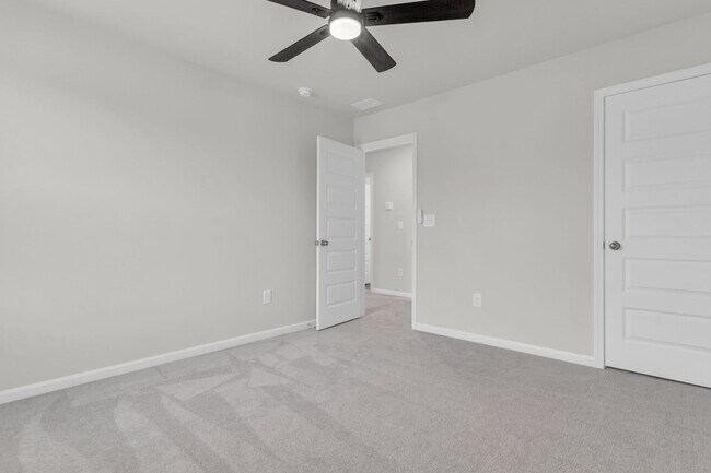 Building Photo - Single Family Home - Long Term Rental