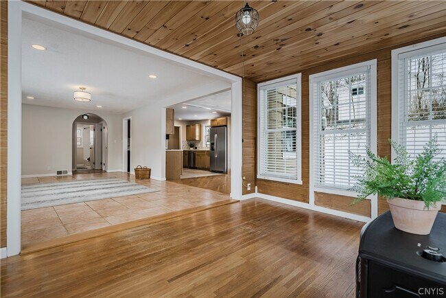 Building Photo - 63 Higby Rd