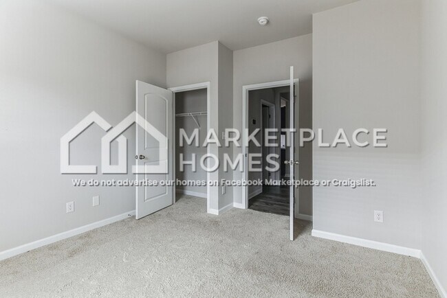 Building Photo - 15995 Glenncrest Ln