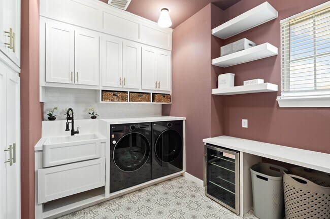 Building Photo - 7615 Blue Finch Ln