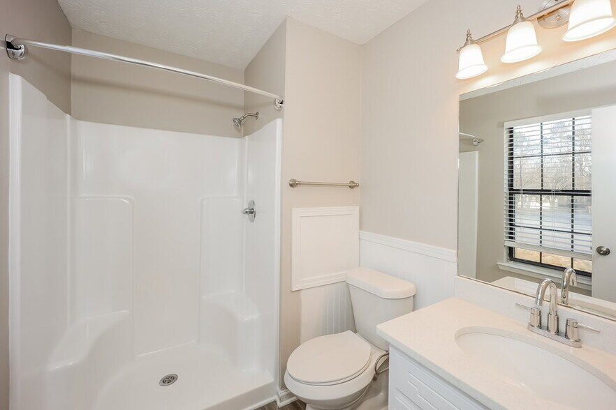 Building Photo - 1037 Lombardy Way
