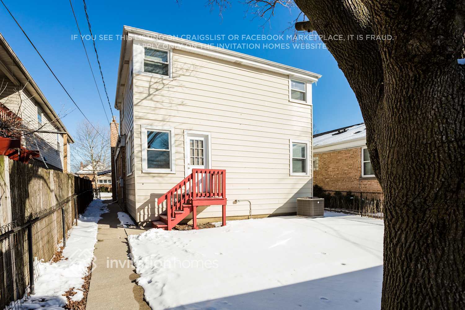 Building Photo - 2526 Maple St