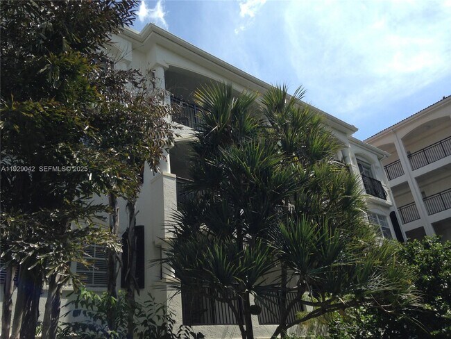 Building Photo - 3255 NE 184th St