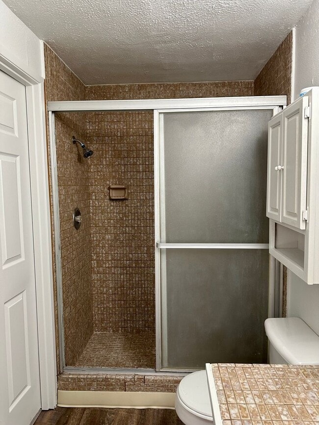 Building Photo - Spacious 3bdrm, 1bath Apt in Moyina Heights