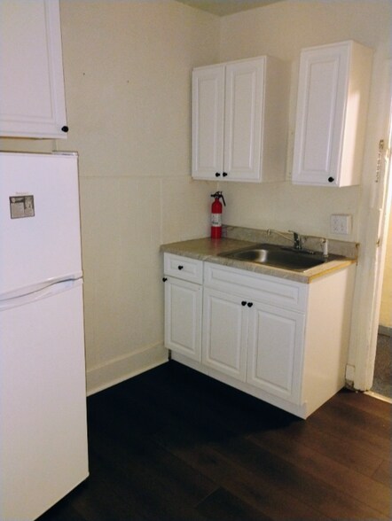 Primary Photo - 406 N 4th St