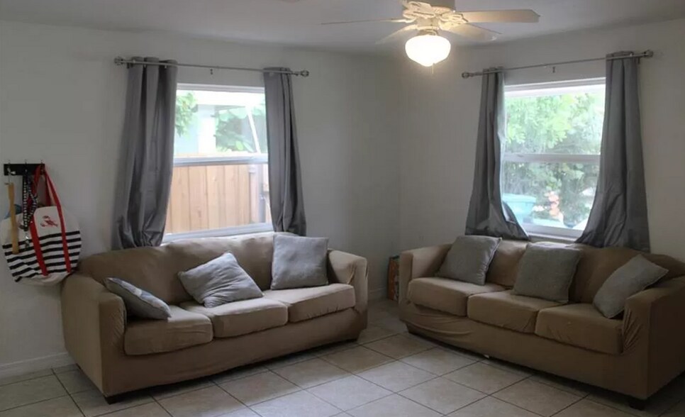 Building Photo - 4405 Thomasson Ln