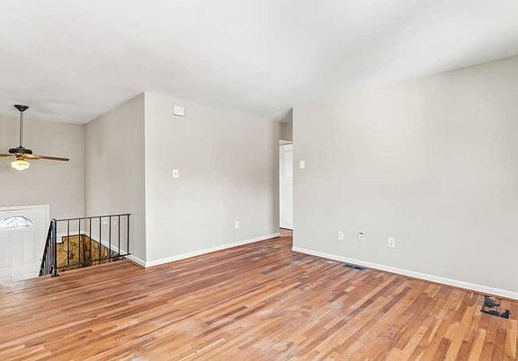 Building Photo - 303 E Staunton Ave