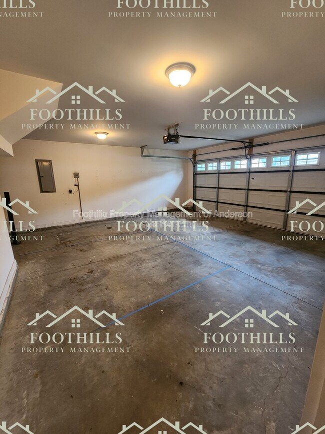 Building Photo - 1027 Whirlaway Cir