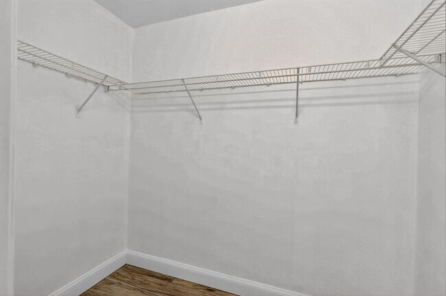 Building Photo - 497 SW Lacroix Ave