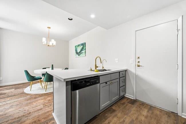 Building Photo - 1116 Bering Dr