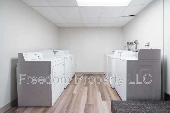 Building Photo - 65 East St