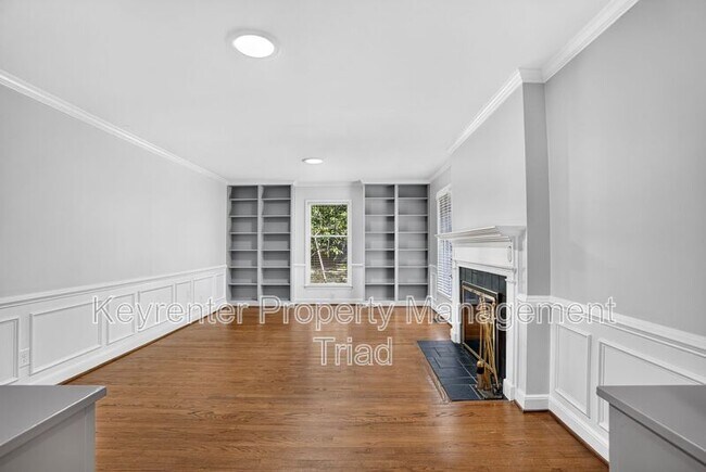 Building Photo - 2408 Hawthorne St