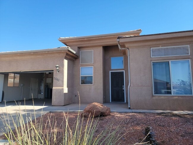 Primary Photo - Single-Level 3 Bedroom Home with Fenced Ya...