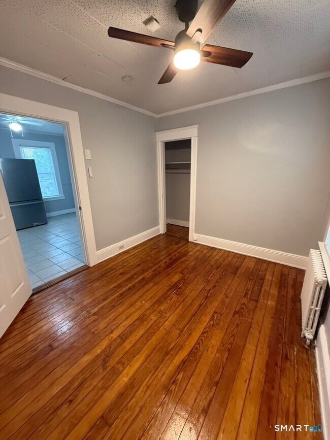 Building Photo - 319 Delavan Ave