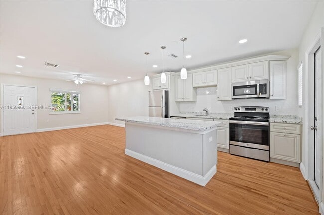 Building Photo - 1082 92nd St