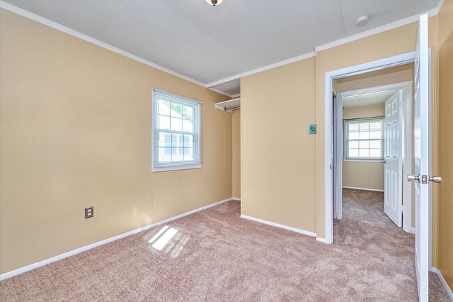 Building Photo - 3 Bedroom ranch in Hampton VA!