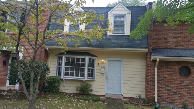 Building Photo - Incredible Townhouse in N Chesterfield!