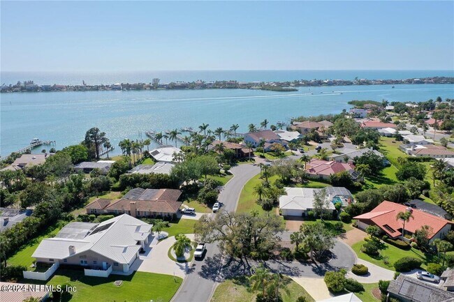 Building Photo - 405 Waterside Ln