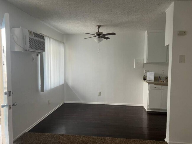 Building Photo - 1.0 bedroom in Los Angeles California 91343