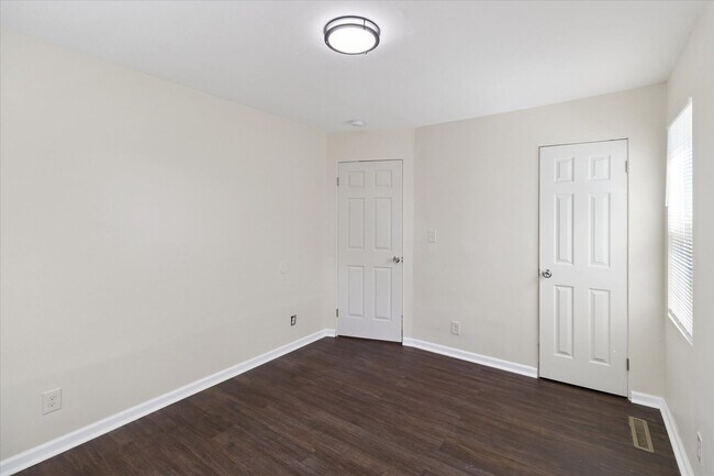 Building Photo - 443 Fairway Blvd