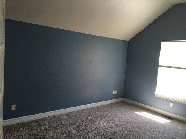 Building Photo - Cozy 3 bed 2 bath + bonus room in The Arbors