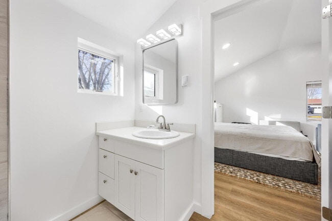 Building Photo - Simple Living, Beautifully Done