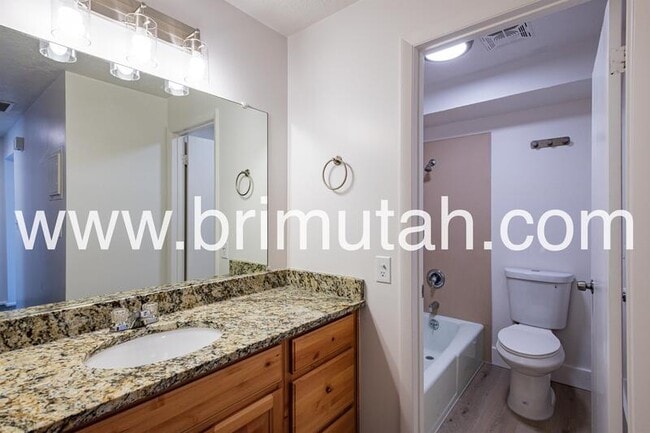 Building Photo - 4809 S 1740 E