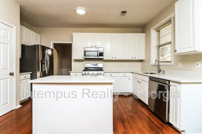 Building Photo - 3620 Bancroft Main NW