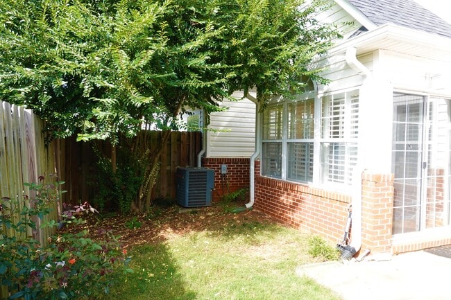 Building Photo - 30 Cedar Rock Dr