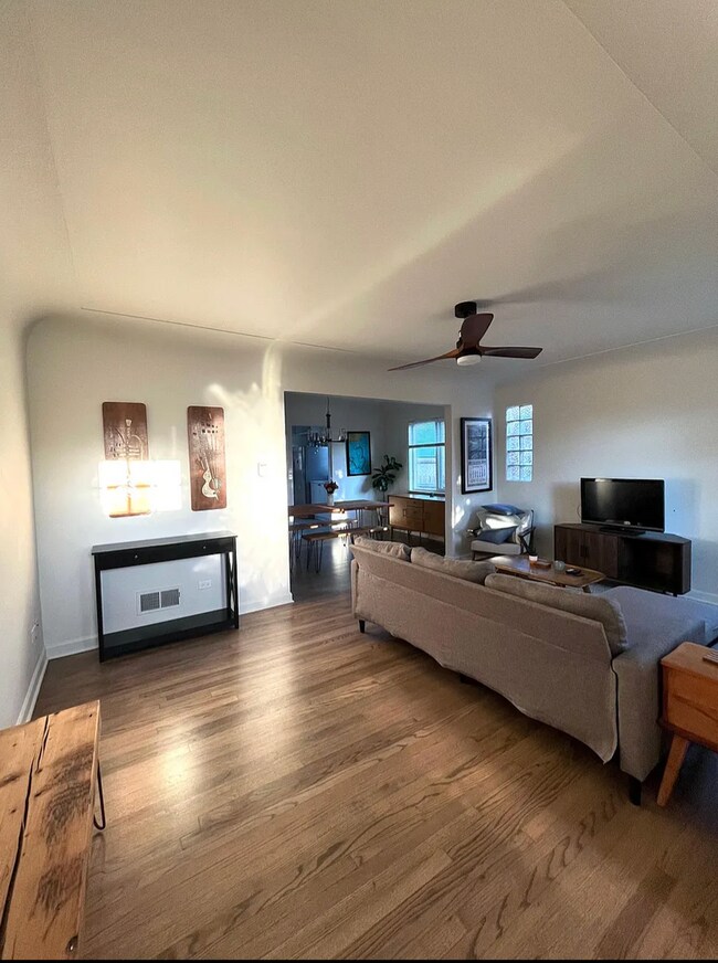 Building Photo - Gorgeous Denver Home