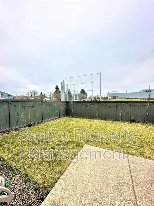 Building Photo - 6516 SE Genrosa St