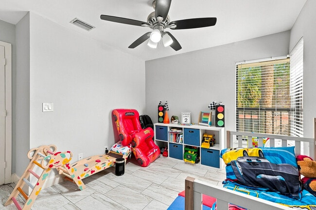 Building Photo - 2581 Carambola Cir N