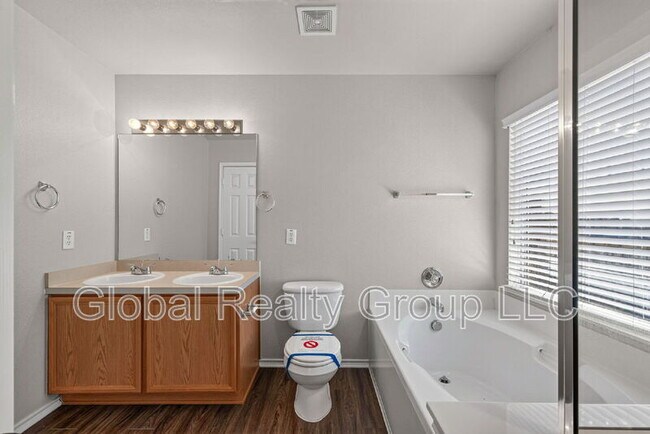 Building Photo - 5240 Brookline