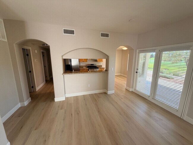 Building Photo - 1st Floor Condo in Guard Gated Painted Desert 2 bed/ 2 bath