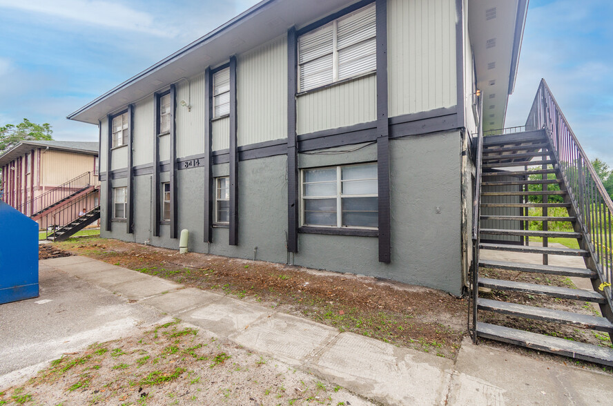 Building Photo - 8412 N Lois Ave