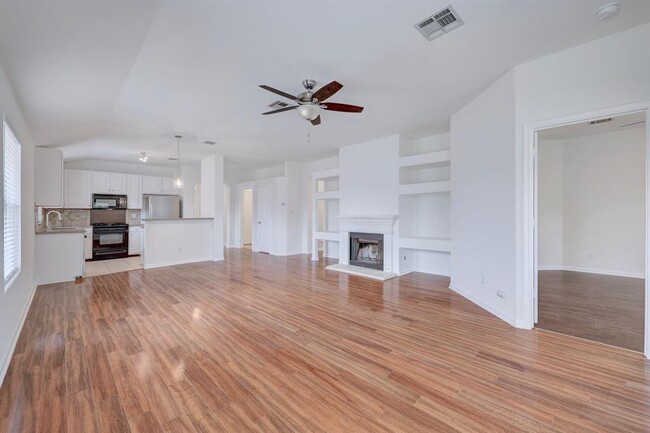 Building Photo - 1912 Avante Dr