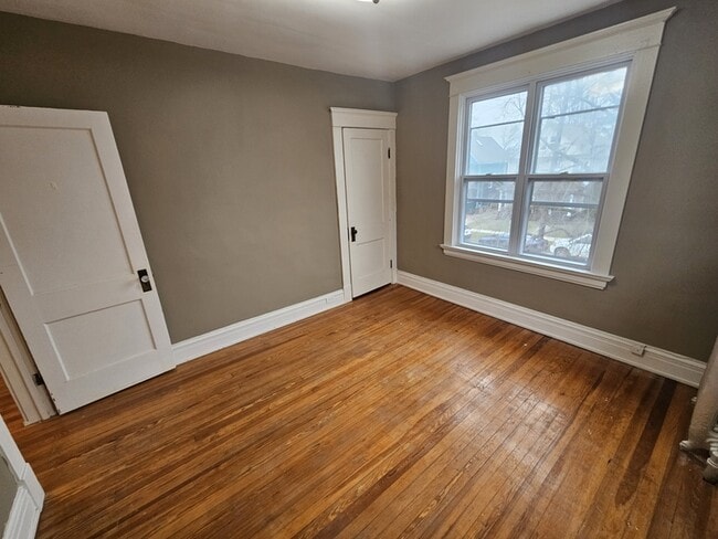 Building Photo - 1330 Brockley Ave