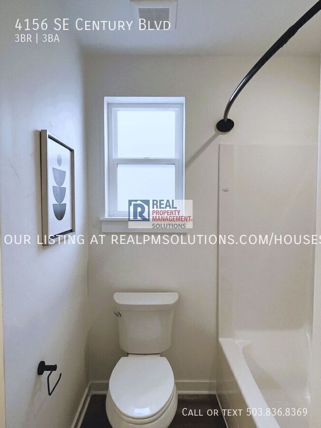 Building Photo - 4156 SE Century Blvd