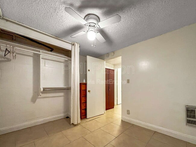 Building Photo - 26 69th Pl