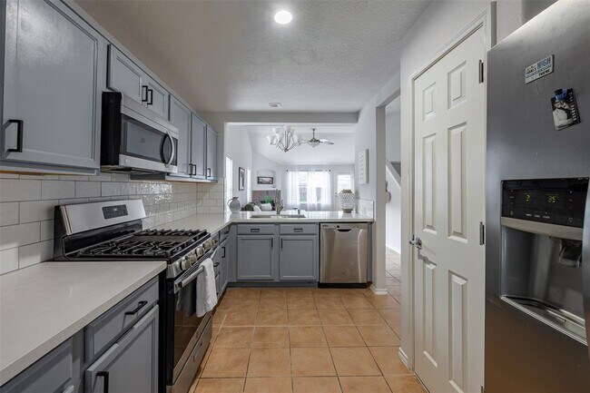 Building Photo - 20018 Larkspur Landing