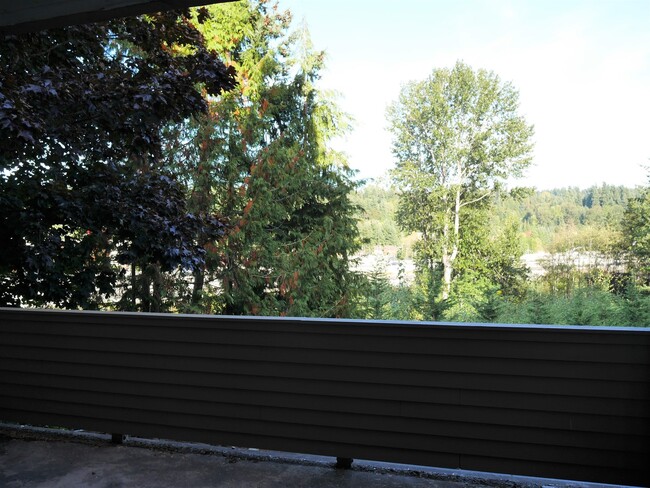 Building Photo - Spacious 1 Bedroom Near Kirkland Waterfront!