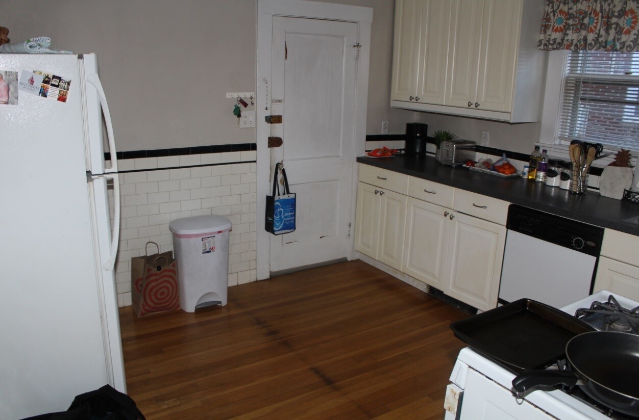 Building Photo - 52 Colborne Rd