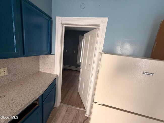 Building Photo - 18 Swan St